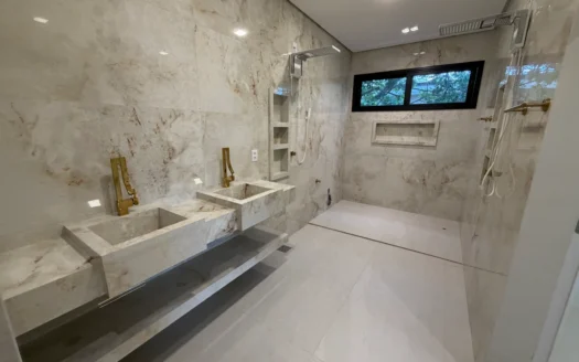 Sobrado com 4 Suítes