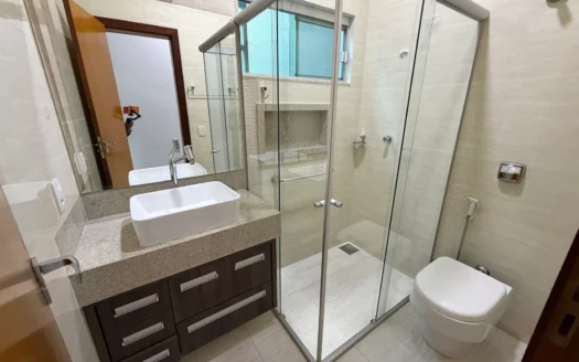 Casa de 3 Quartos  (1 suíte)