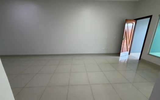 Casa de 3 Quartos  (1 suíte)