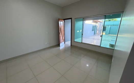 Casa de 3 Quartos  (1 suíte)