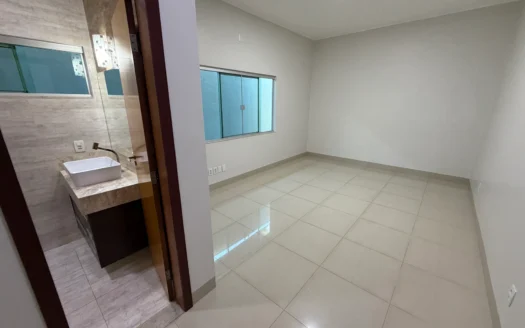 Casa de 3 Quartos  (1 suíte)