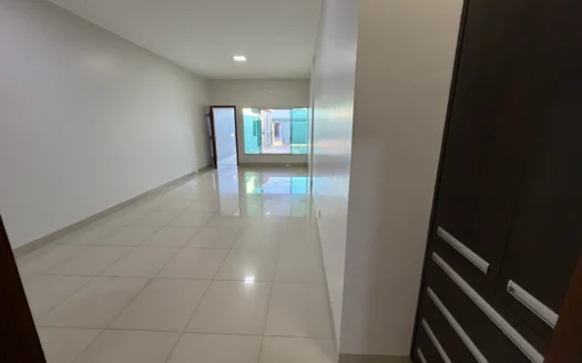 Casa de 3 Quartos  (1 suíte)