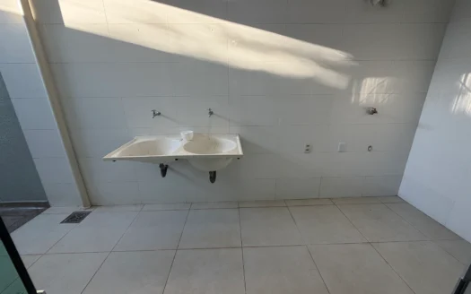 Casa de 3 Quartos  (1 suíte)