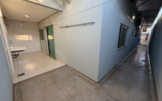 Casa de 3 Quartos  (1 suíte)