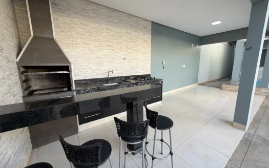 Casa de 3 Quartos  (1 suíte)