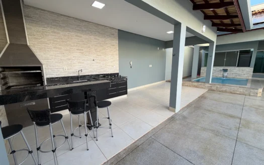 Casa de 3 Quartos  (1 suíte)