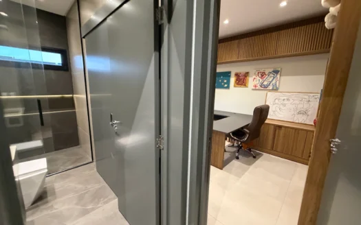 Sobrado com 5 Suítes