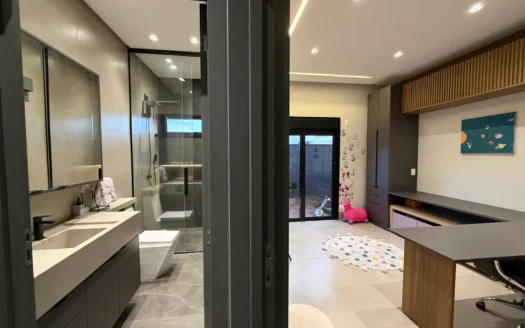 Sobrado com 5 Suítes