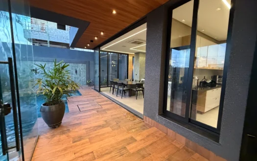 Sobrado com 5 Suítes