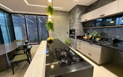 Sobrado com 5 Suítes