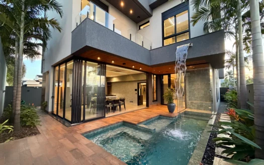 Sobrado com 5 Suítes