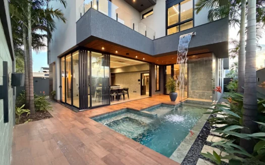 Sobrado com 5 Suítes