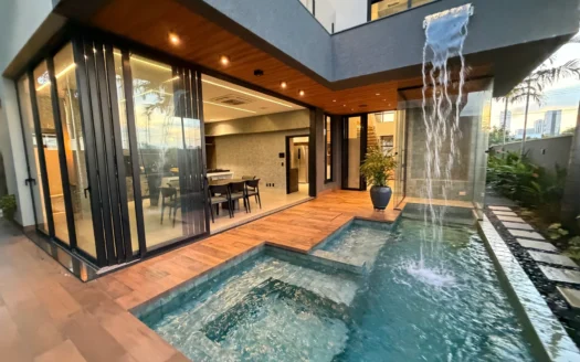 Sobrado com 5 Suítes