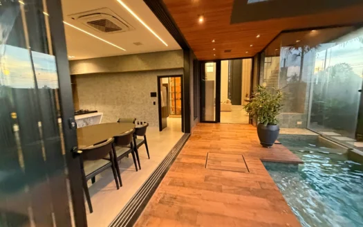 Sobrado com 5 Suítes