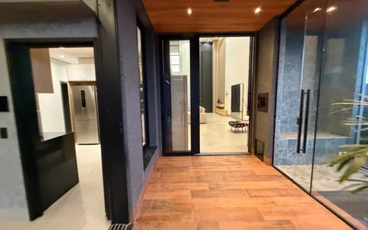 Sobrado com 5 Suítes