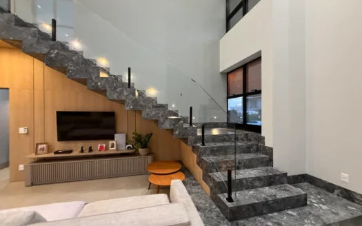 Sobrado com 5 Suítes