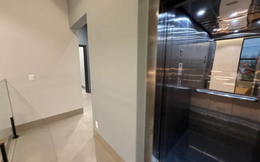 Sobrado com 5 Suítes