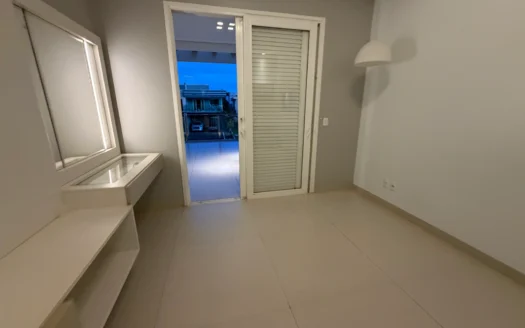 Sobrado com 4 Suítes