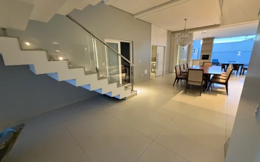 Sobrado com 4 Suítes