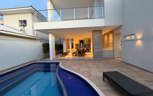 Sobrado com 4 Suítes