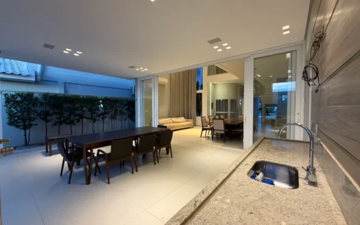 Sobrado com 4 Suítes