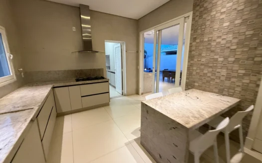 Sobrado com 4 Suítes