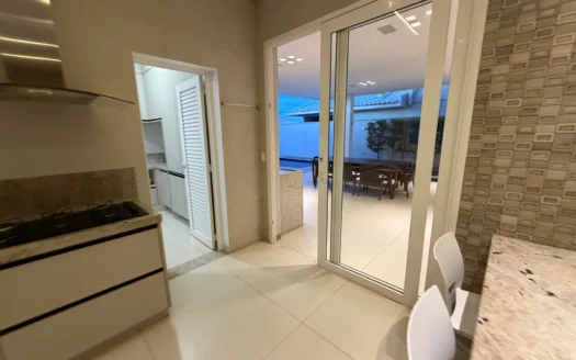 Sobrado com 4 Suítes