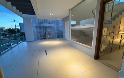 Sobrado com 4 Suítes