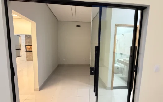 Casa com 3 Quartos na 1404 Sul