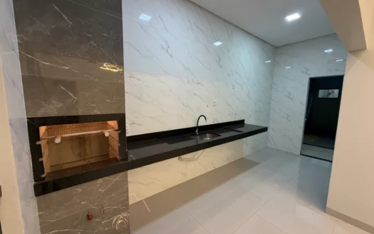 Casa com 3 Quartos na 1404 Sul