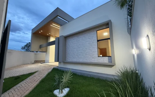 Casa com 3 Quartos na 1404 Sul