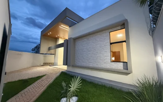 Casa com 3 Quartos na 1404 Sul