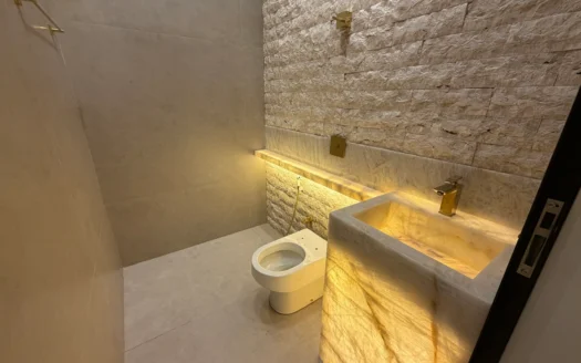 Casa Alto Padrão de 3 Suítes