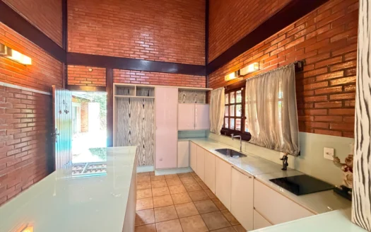 Sobrado com 4 Suítes