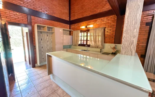 Sobrado com 4 Suítes