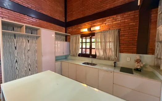 Sobrado com 4 Suítes