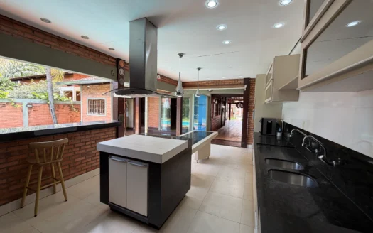 Sobrado com 4 Suítes