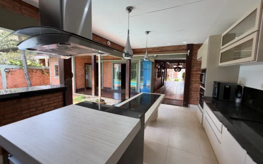 Sobrado com 4 Suítes