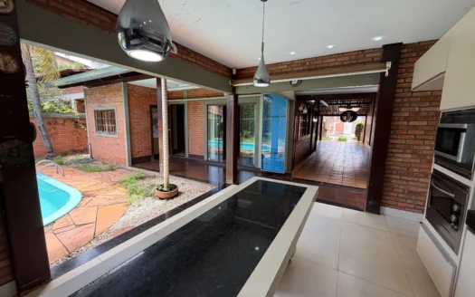 Sobrado com 4 Suítes