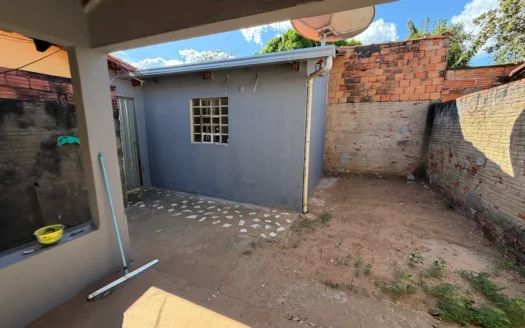 2 Casas em Lote Único