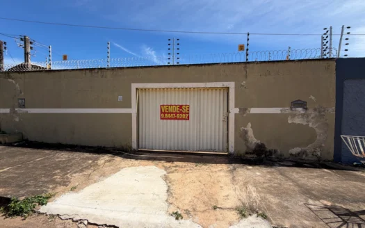 Casa com 3 Quartos e Piscina