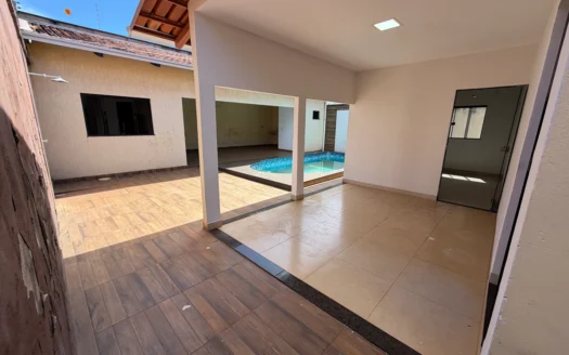 Casa com 3 Quartos e Piscina
