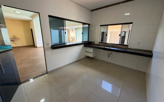 Casa com 3 Quartos e Piscina