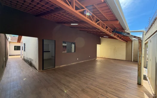 Casa com 3 Quartos e Piscina