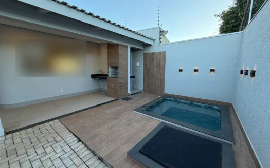 Casa de 3 Quartos  com Piscina