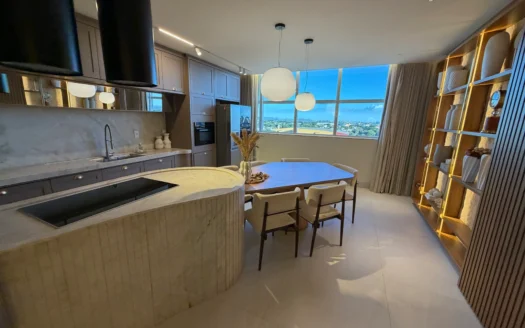 Apartamento com 3 Suítes
