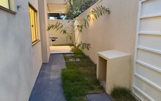 Casa com 3 Suítes na 1003 Sul