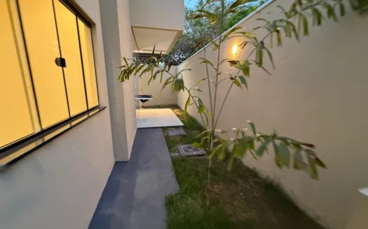Casa com 3 Suítes na 1003 Sul