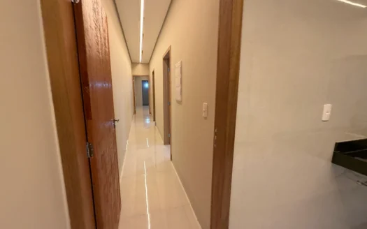 Casa com 3 Suítes na 1003 Sul