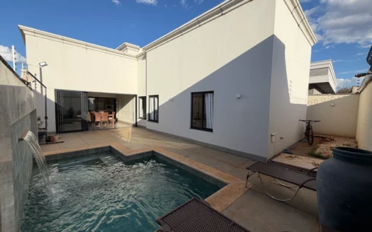 Casa com 3 Suítes Plenas